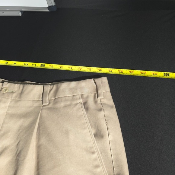 Nike Golf Shorts Mens 38 Beige Pleated Khaki Golfing Casual Walking Performances - Picture 5 of 13